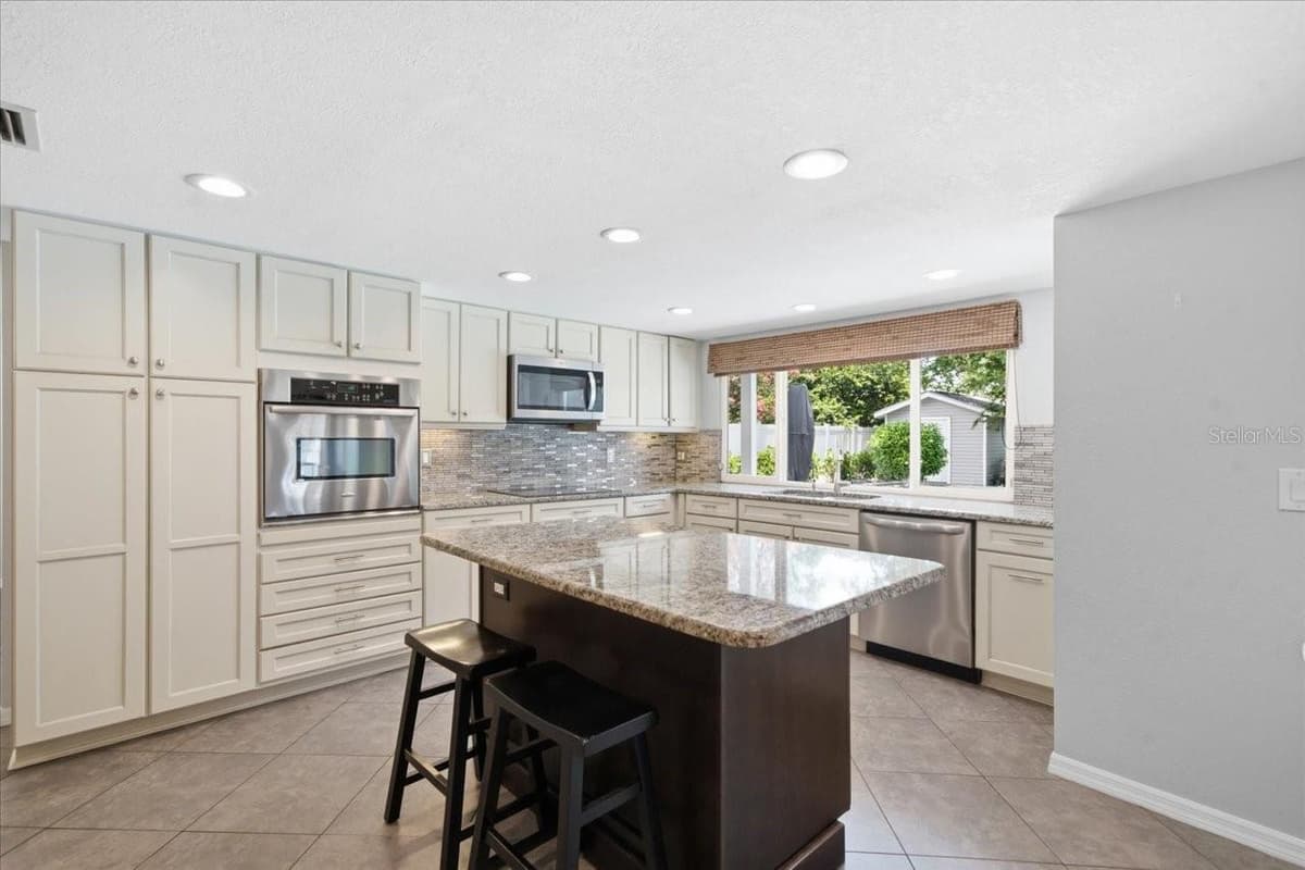 13101 BURNES LAKE DRIVE — photo 9 of 60
