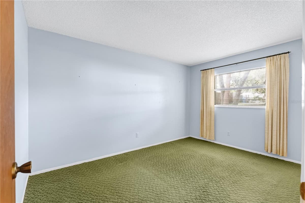155 GOODHEART AVENUE — photo 12 of 29