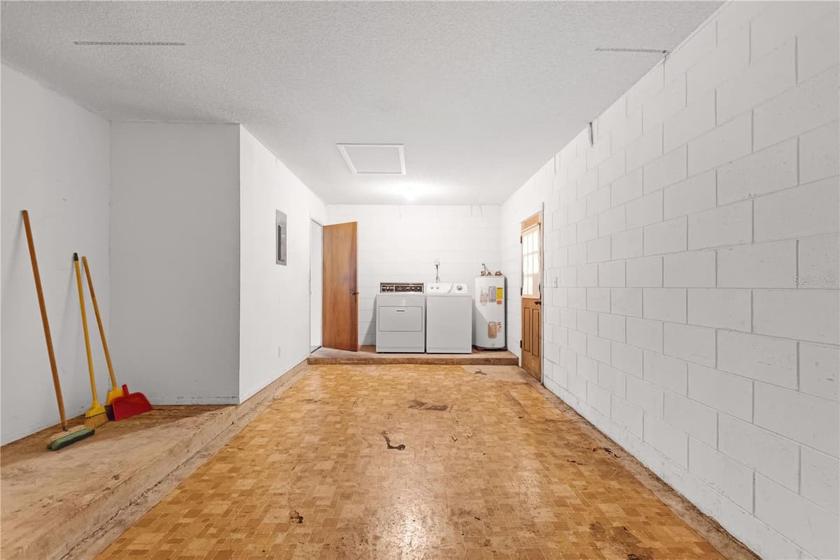 155 GOODHEART AVENUE — photo 19 of 29