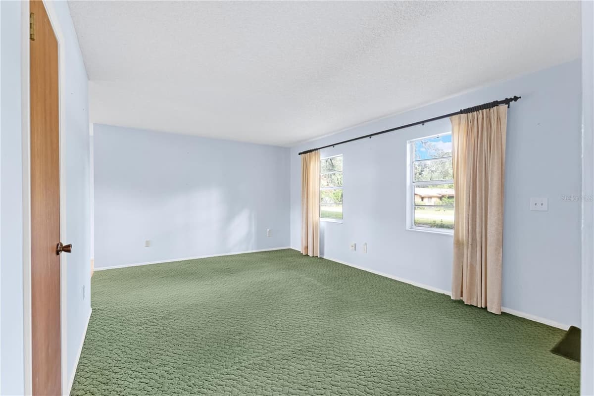 155 GOODHEART AVENUE — photo 7 of 29