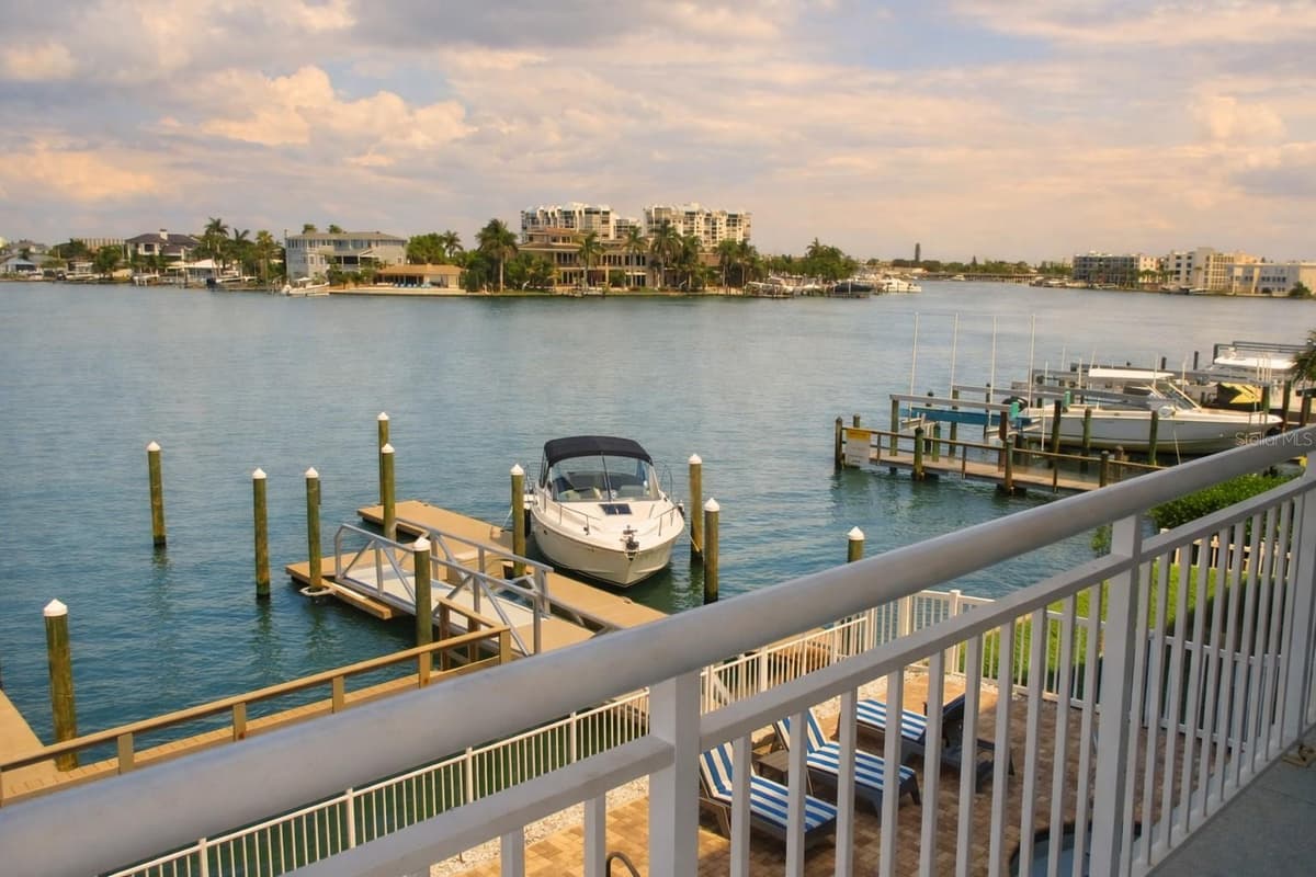 10091 GULF BOULEVARD — photo 17 of 24