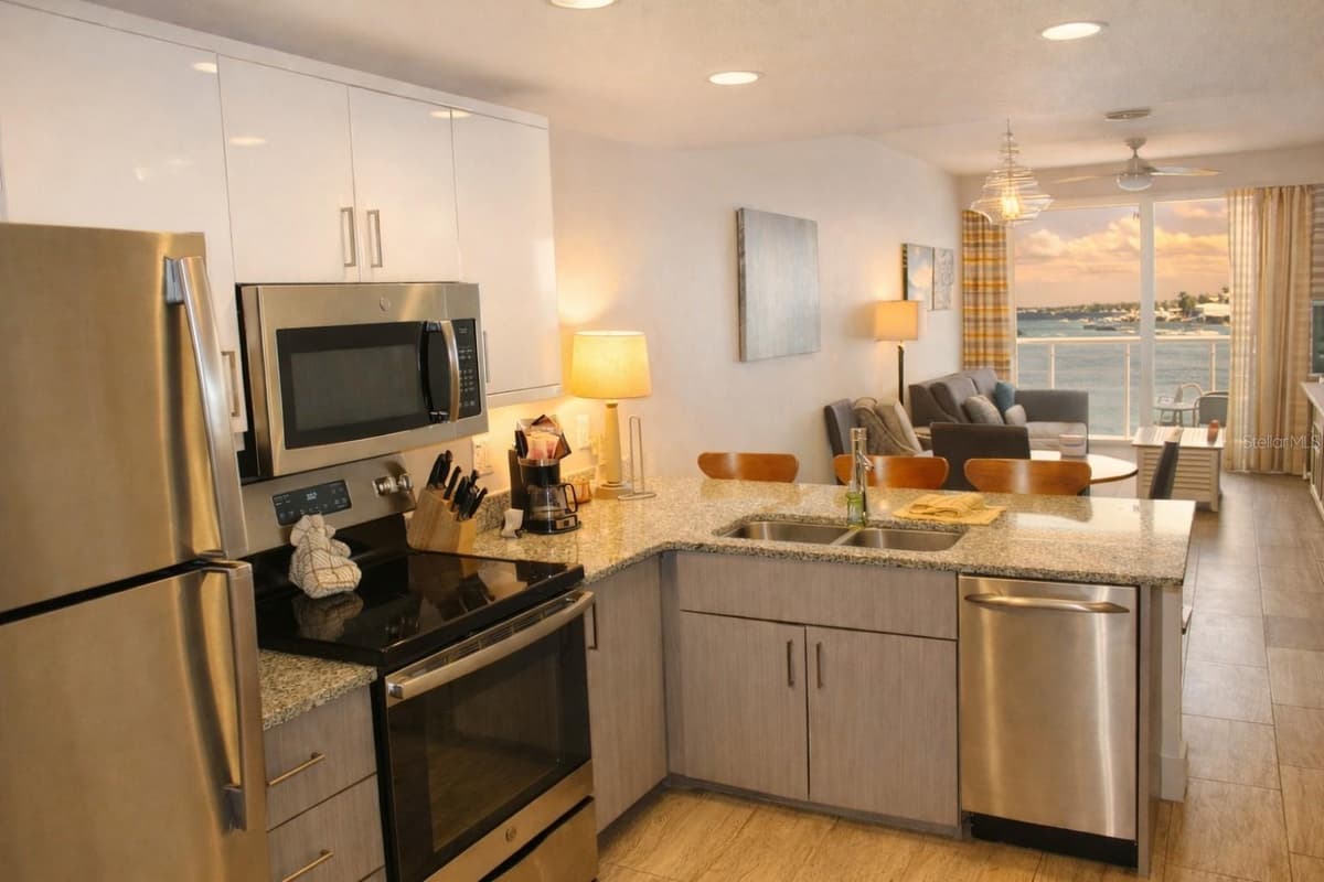 10091 GULF BOULEVARD — photo 7 of 24