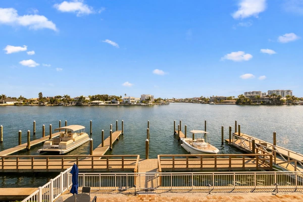10091 GULF BOULEVARD — photo 18 of 24