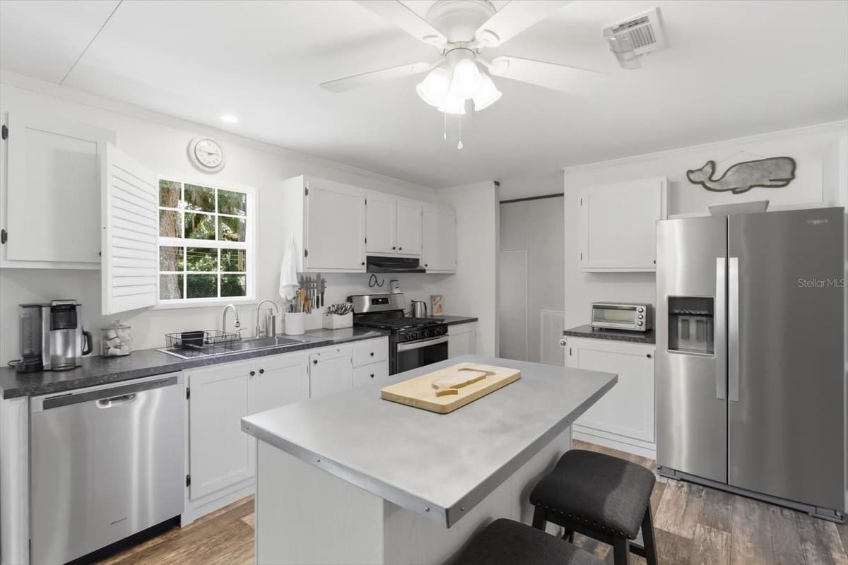 4370 AMHERST STREET — photo 12 of 35