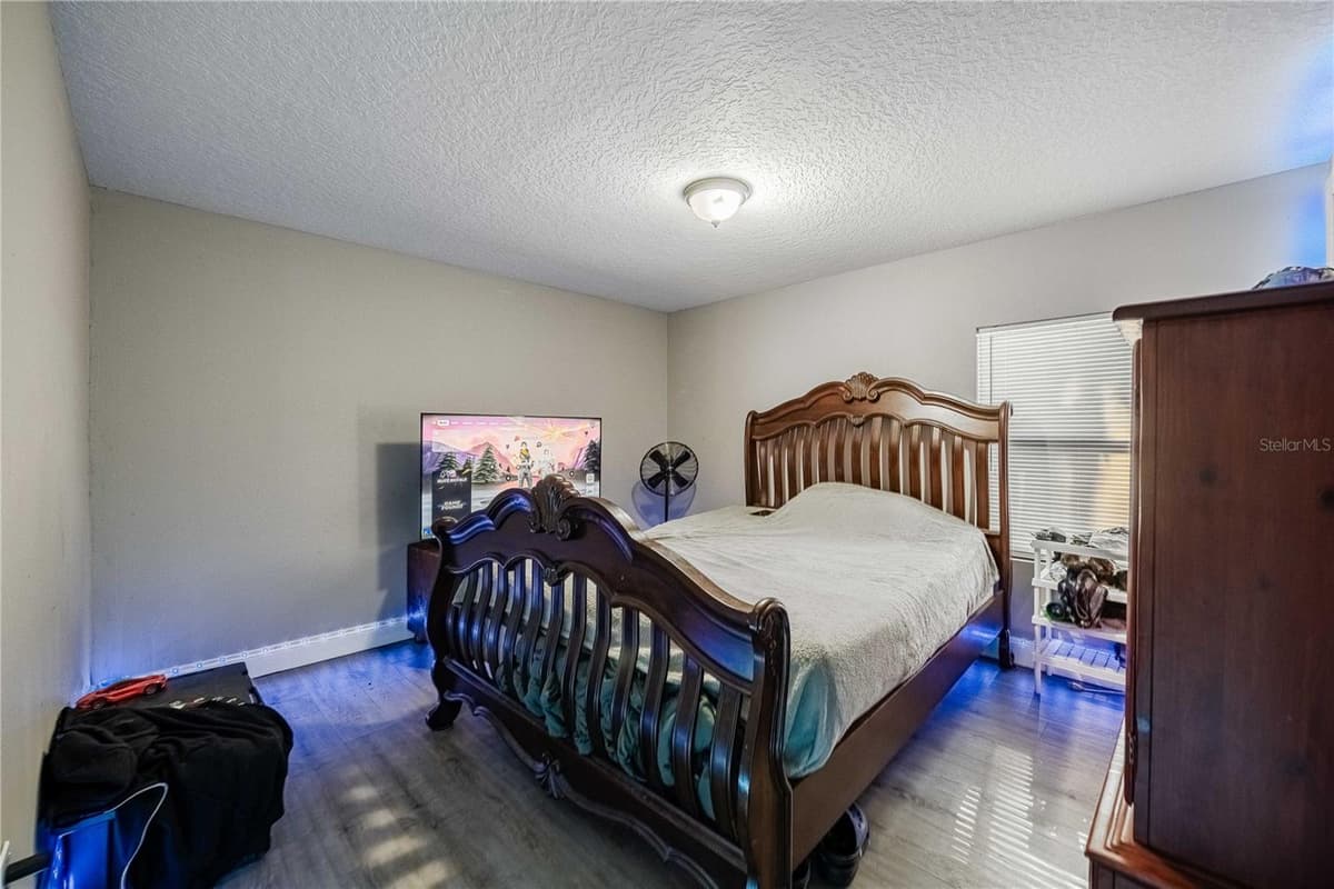 801 CLERMONT AVENUE — photo 16 of 25
