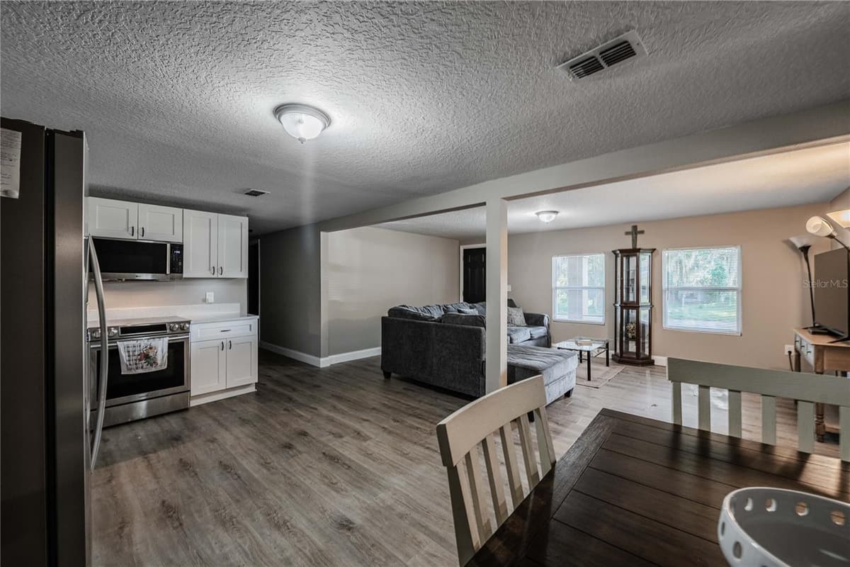 801 CLERMONT AVENUE — photo 8 of 25