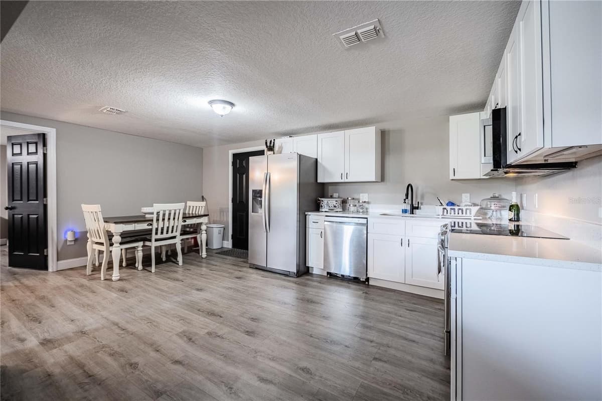 801 CLERMONT AVENUE — photo 6 of 25