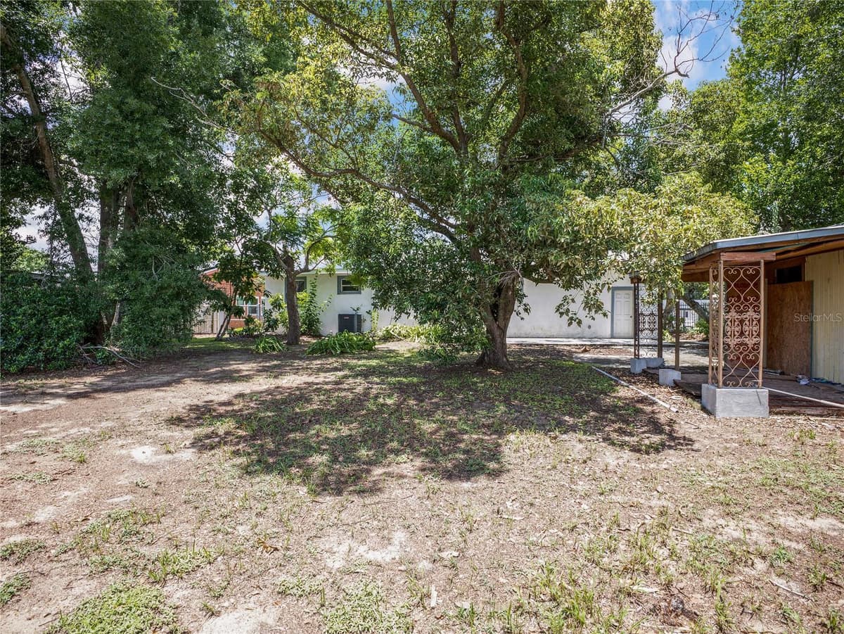 208 WINTHROP STREET — photo 23 of 24