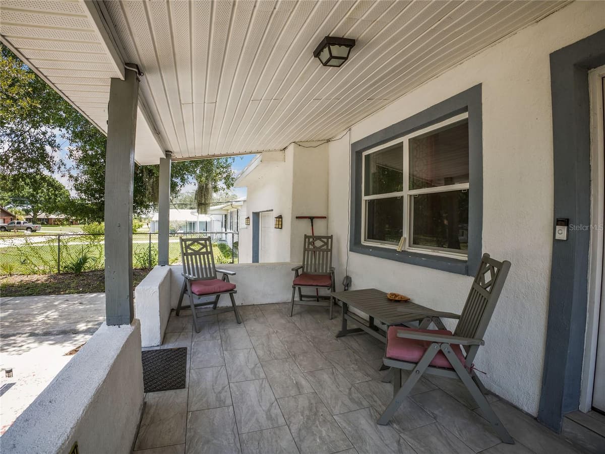 208 WINTHROP STREET — photo 4 of 24