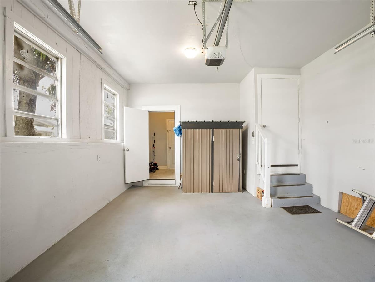 208 WINTHROP STREET — photo 19 of 24