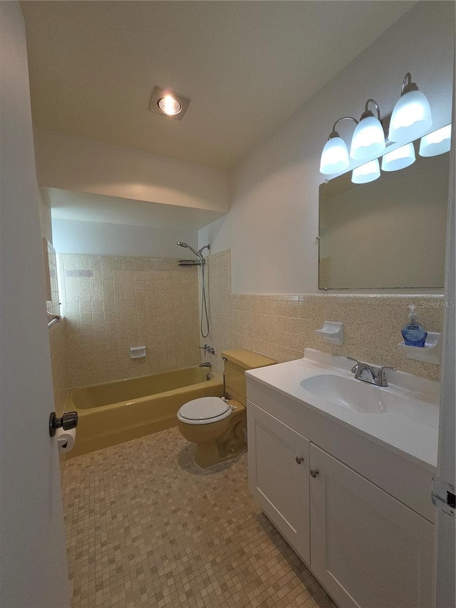 9091 GOLFVIEW DRIVE — photo 20 of 46