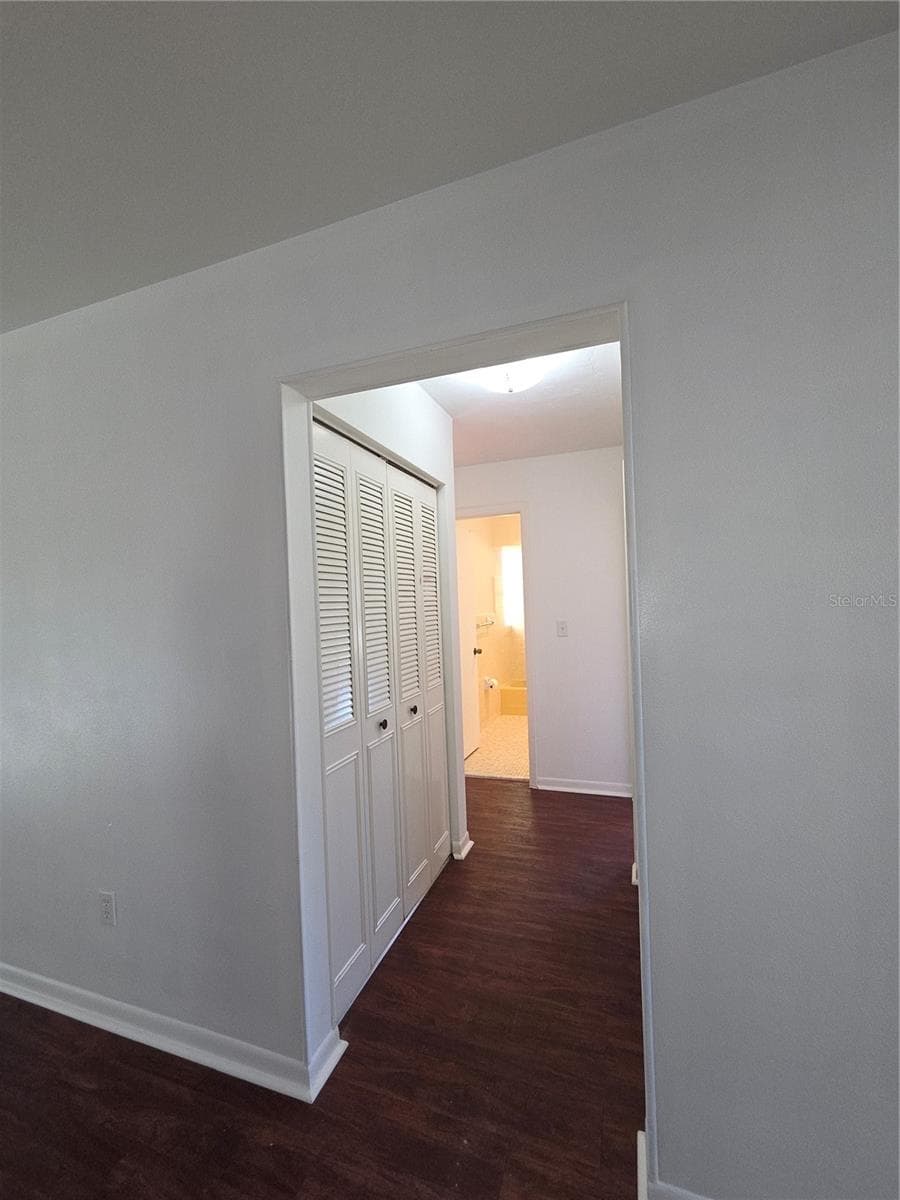 9091 GOLFVIEW DRIVE — photo 17 of 46
