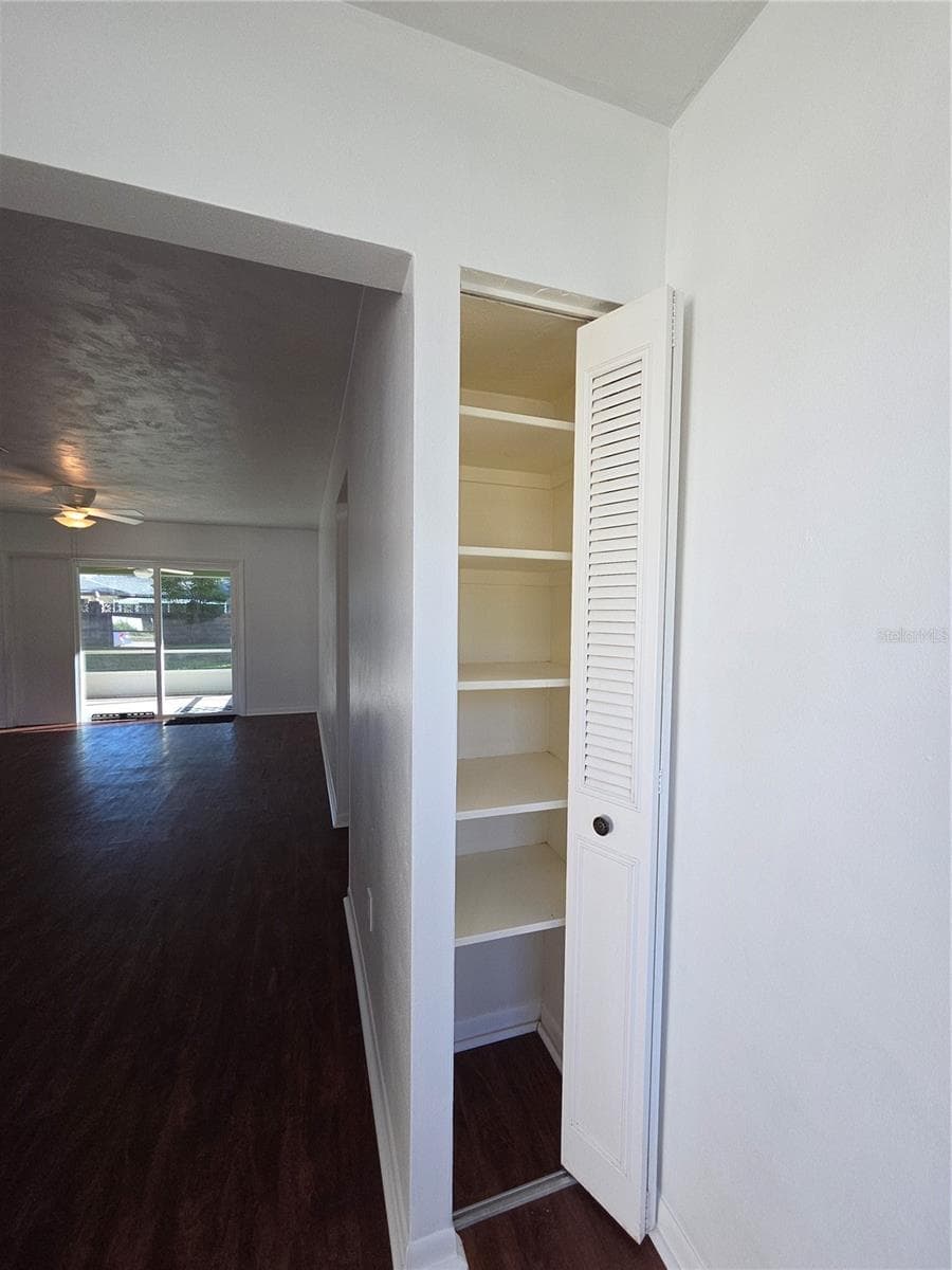 9091 GOLFVIEW DRIVE — photo 12 of 46