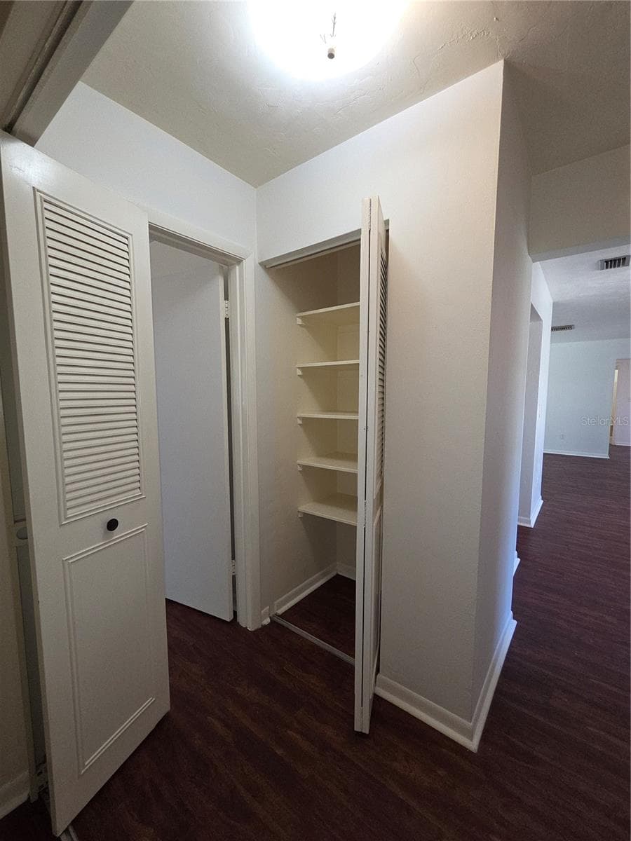 9091 GOLFVIEW DRIVE — photo 31 of 46