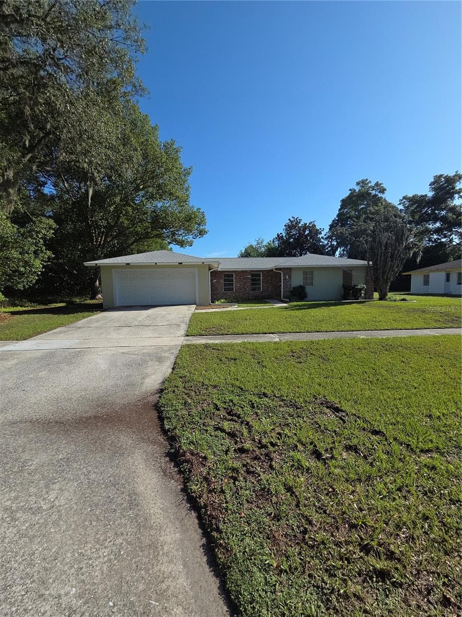 9091 GOLFVIEW DRIVE — photo 1 of 46