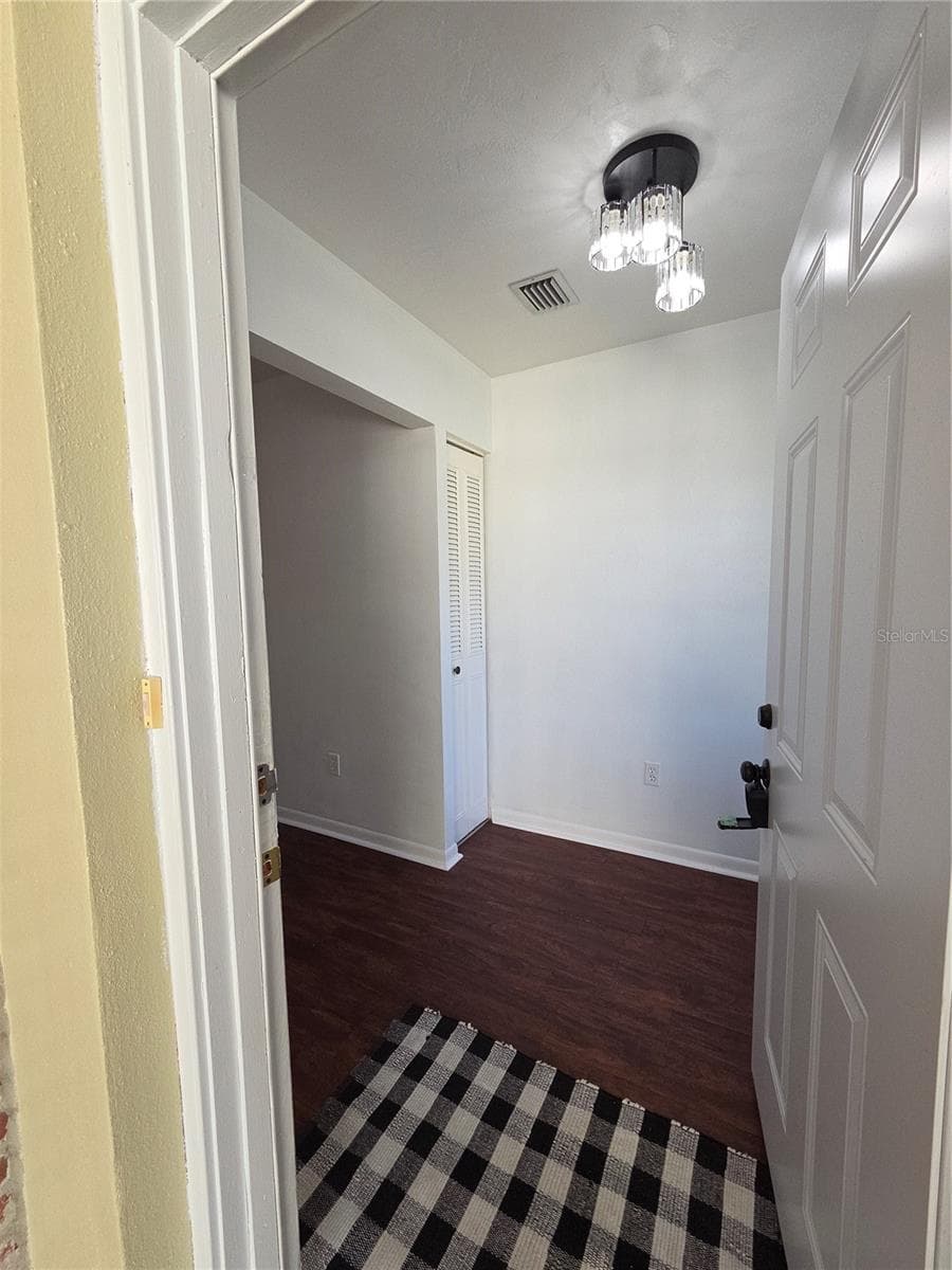 9091 GOLFVIEW DRIVE — photo 11 of 46