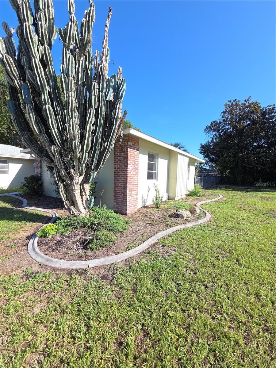 9091 GOLFVIEW DRIVE — photo 8 of 46