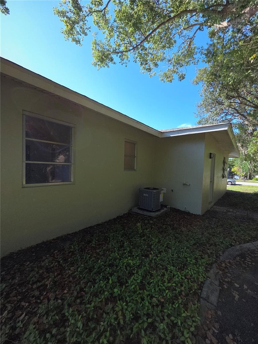 9091 GOLFVIEW DRIVE — photo 3 of 46