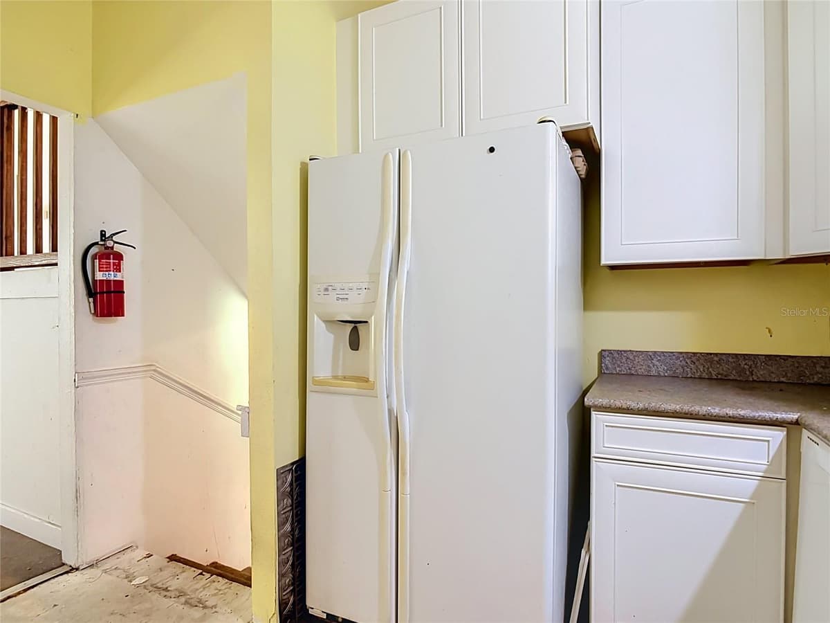 24930 AVENUE C — photo 19 of 68