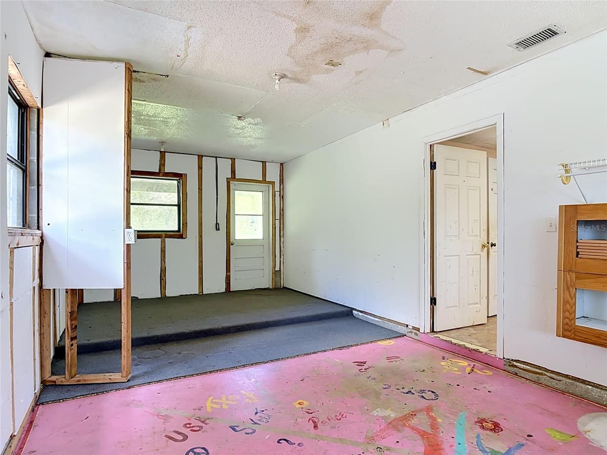 24930 AVENUE C — photo 36 of 68