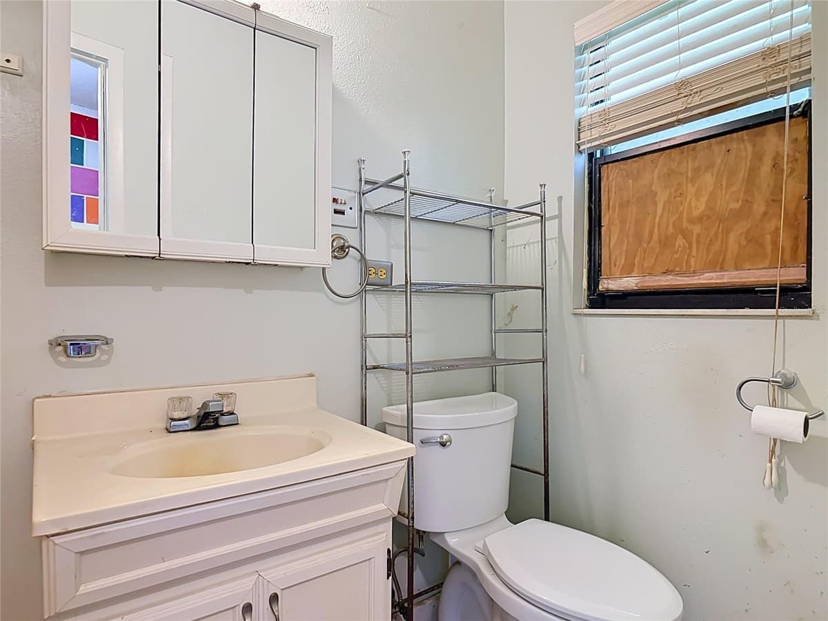 24930 AVENUE C — photo 35 of 68