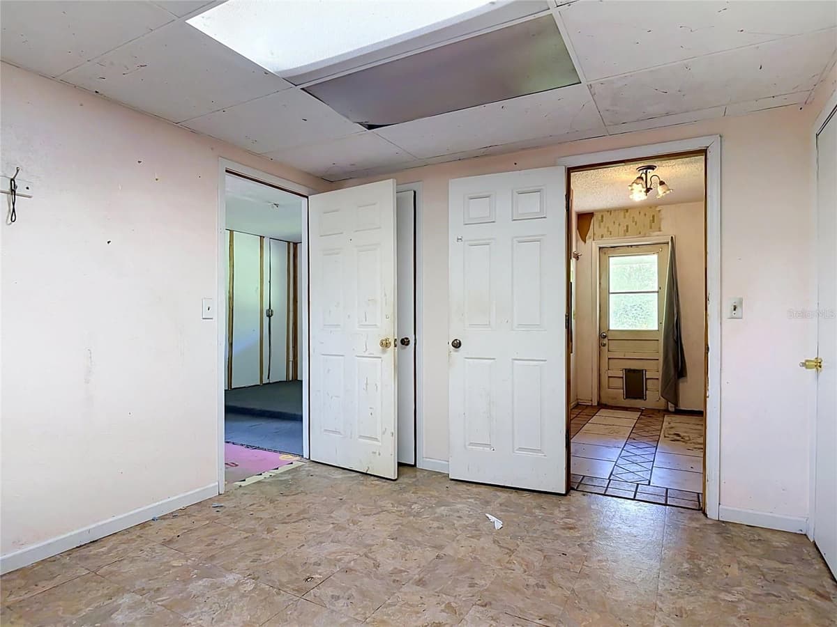 24930 AVENUE C — photo 33 of 68