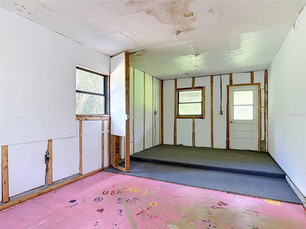24930 AVENUE C — photo 37 of 68
