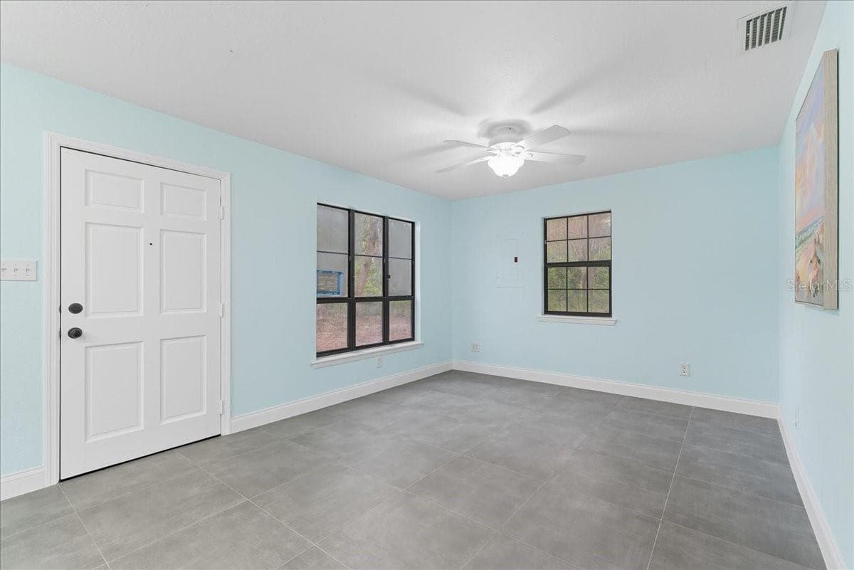 21445 64TH AVENUE — photo 3 of 17