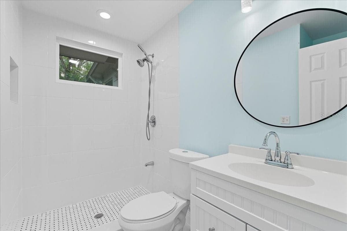 21445 64TH AVENUE — photo 9 of 17