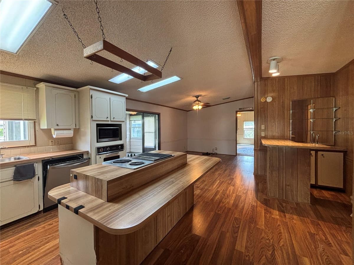 2541 AMYRIS COURT — photo 17 of 37