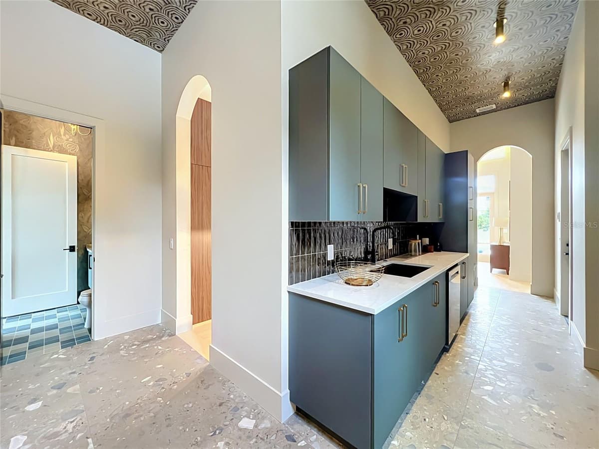 2905 PARKLAND DRIVE — photo 32 of 98