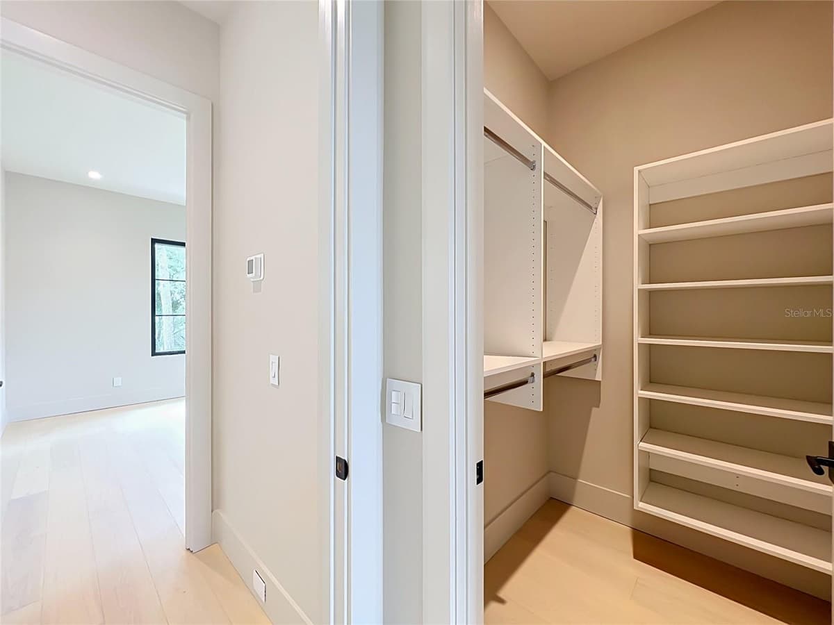 2905 PARKLAND DRIVE — photo 76 of 98