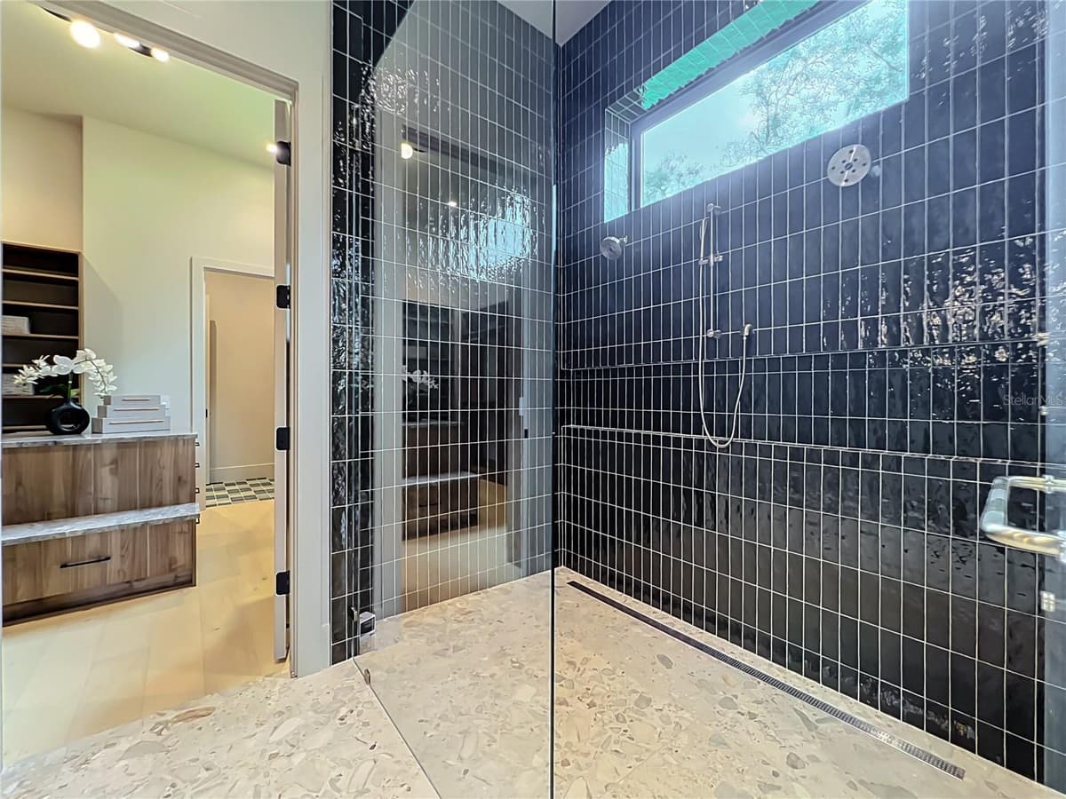 2905 PARKLAND DRIVE — photo 53 of 98