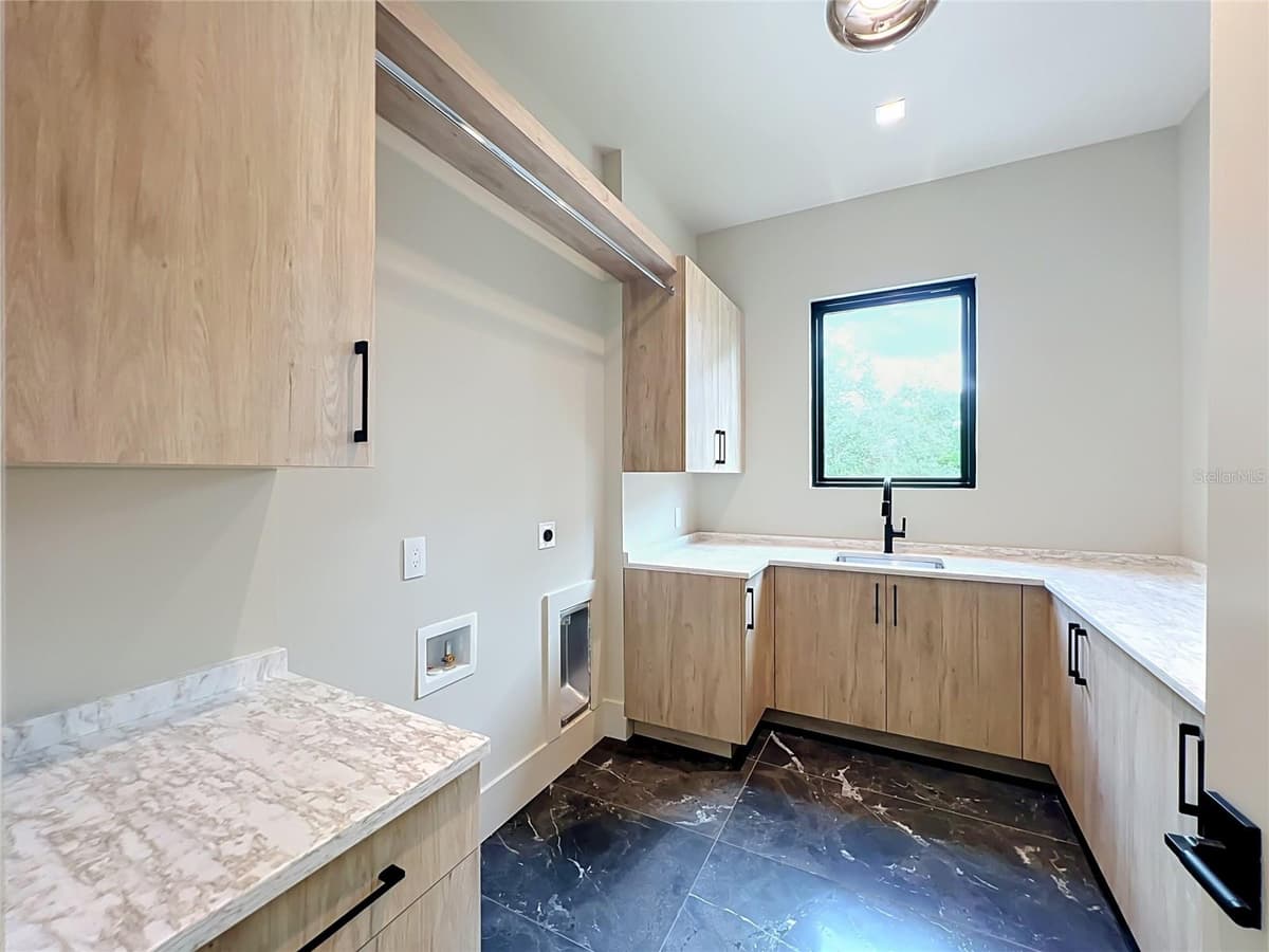 2905 PARKLAND DRIVE — photo 85 of 98