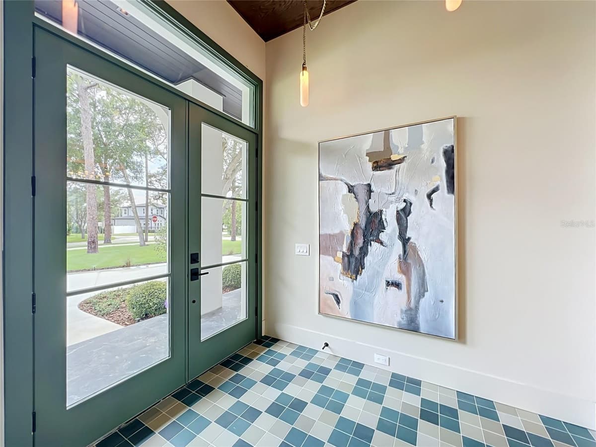 2905 PARKLAND DRIVE — photo 11 of 98