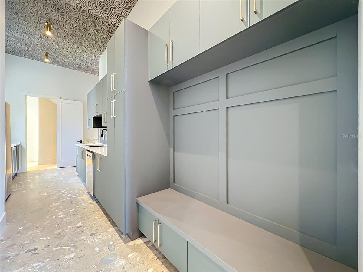 2905 PARKLAND DRIVE — photo 35 of 98