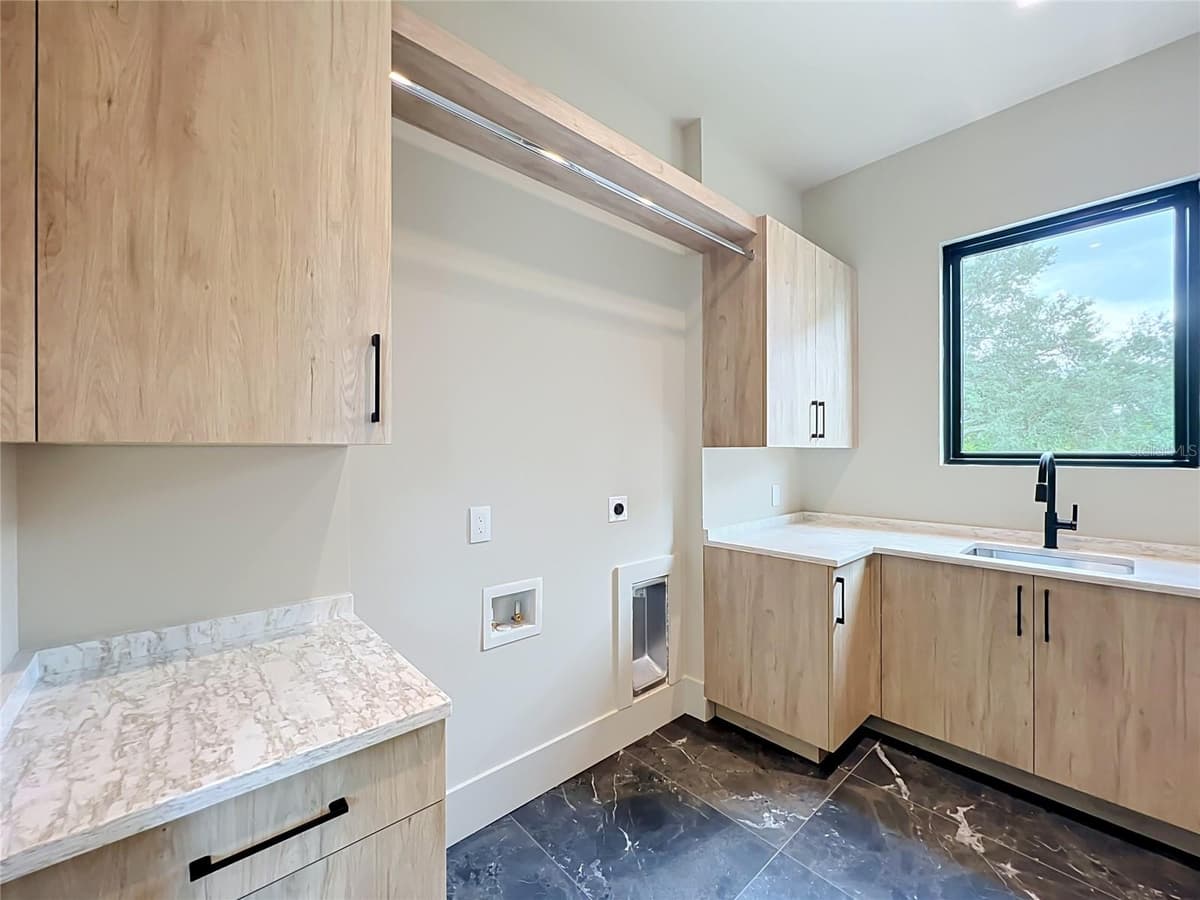 2905 PARKLAND DRIVE — photo 86 of 98