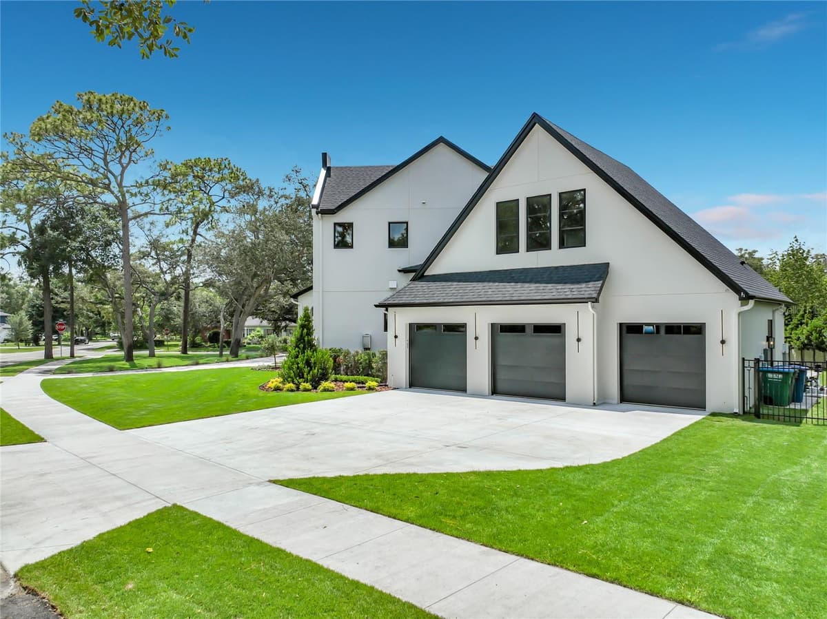 2905 PARKLAND DRIVE — photo 4 of 98