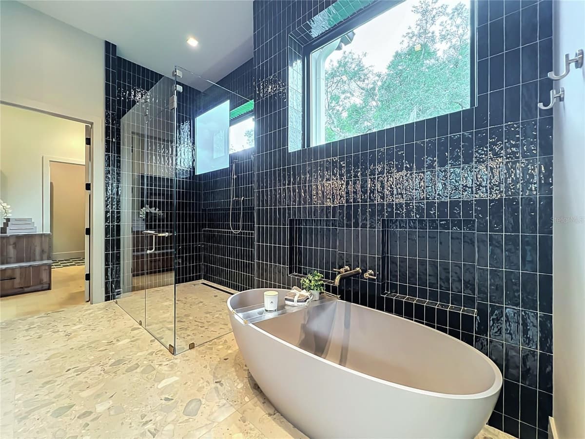 2905 PARKLAND DRIVE — photo 51 of 98