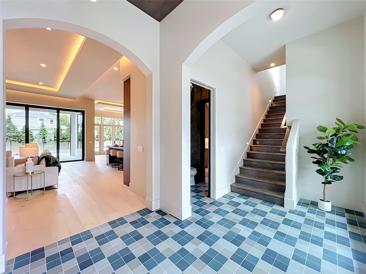 2905 PARKLAND DRIVE — photo 13 of 98