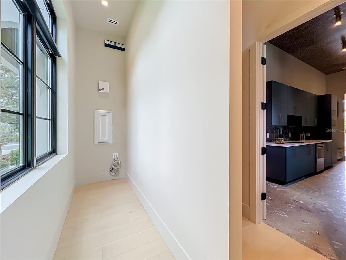 2905 PARKLAND DRIVE — photo 82 of 98