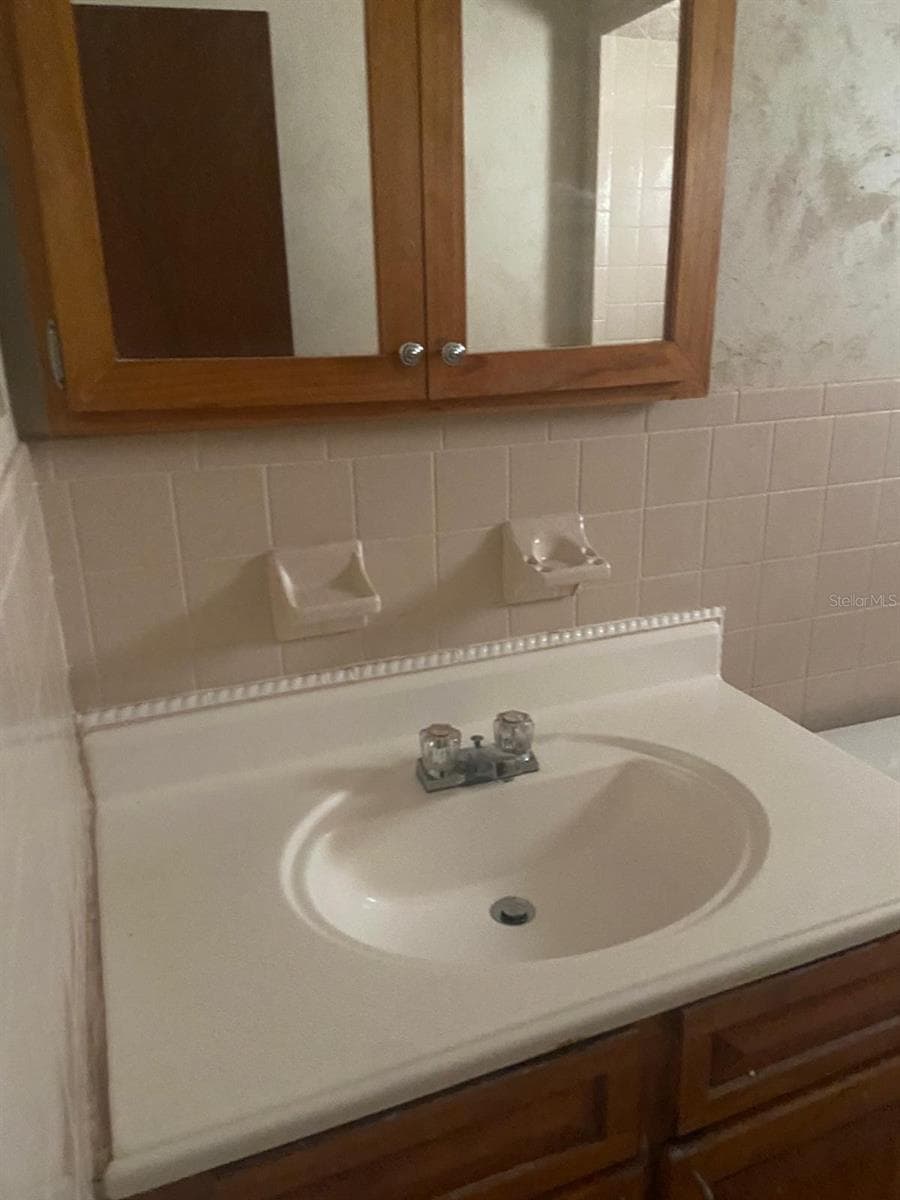 4059 LINWOOD TERRACE — photo 9 of 17