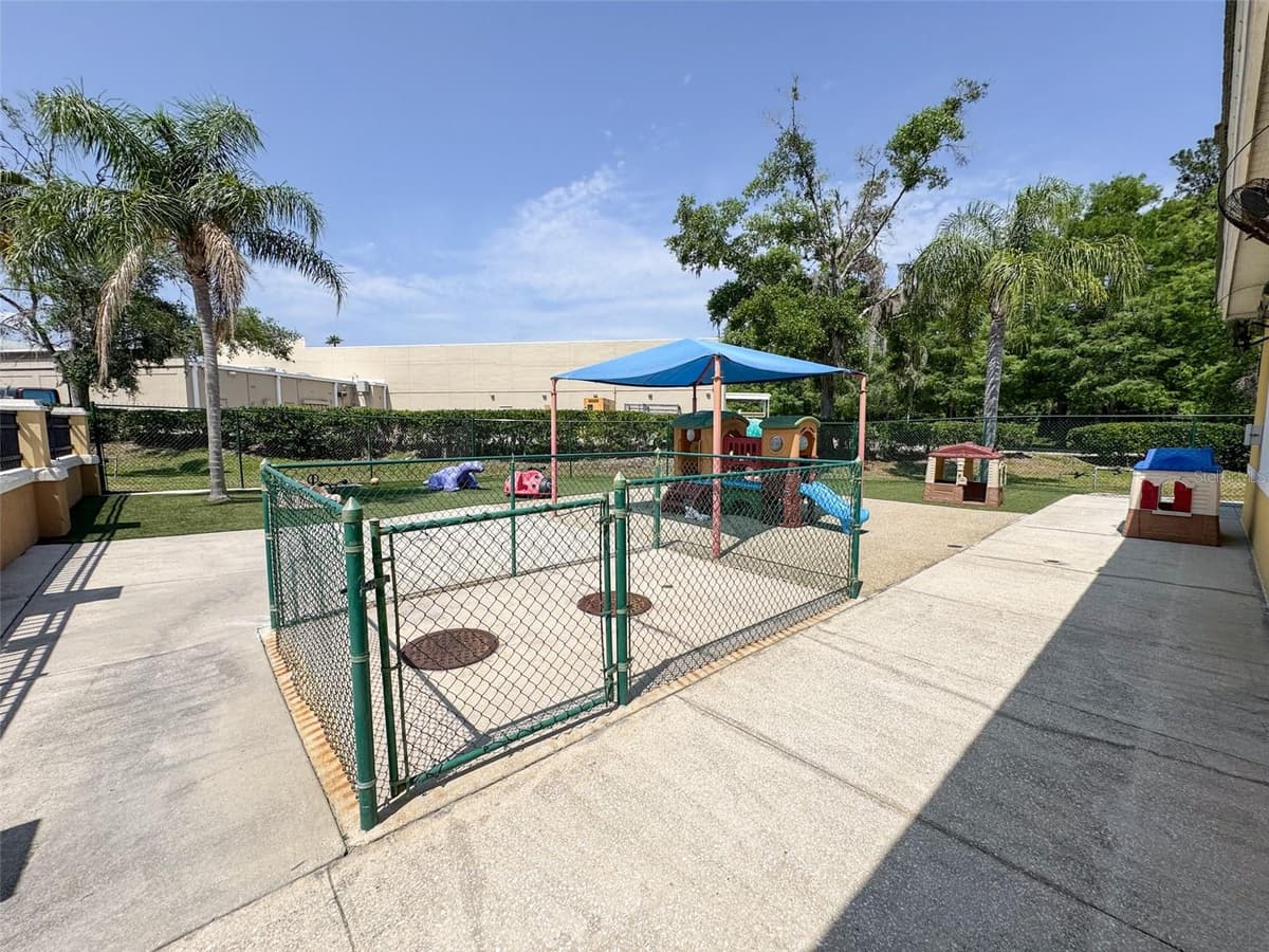 690 LAKE FOREST BOULEVARD — photo 9 of 17