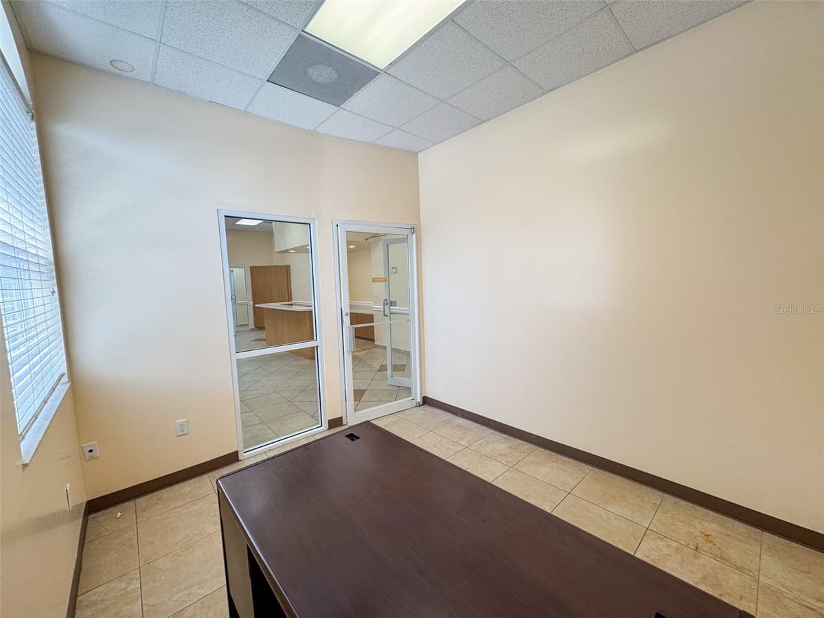 690 LAKE FOREST BOULEVARD — photo 3 of 17
