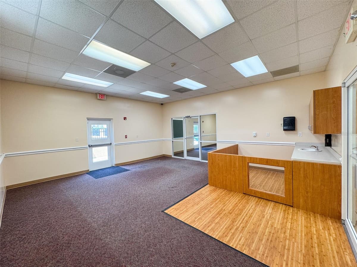 690 LAKE FOREST BOULEVARD — photo 5 of 17