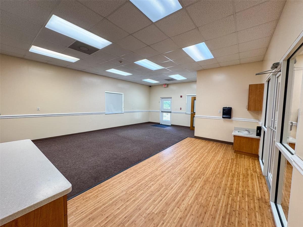 690 LAKE FOREST BOULEVARD — photo 10 of 17