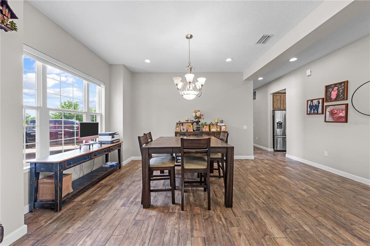 4664 HICKORY TREE LN — photo 12 of 91