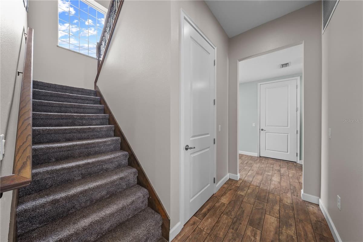 4664 HICKORY TREE LN — photo 34 of 91