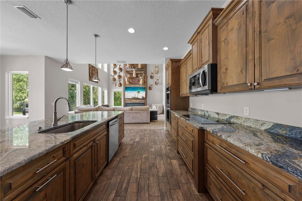4664 HICKORY TREE LN — photo 27 of 91