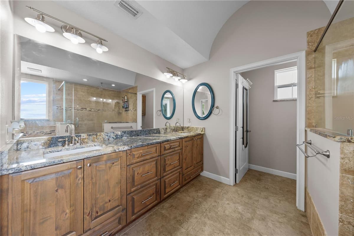 4664 HICKORY TREE LN — photo 52 of 91